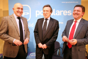 Jesús Julio Carnero, José Antonio de Santiago-Juárez y Luis Miguel González Gago en el espacio Abierto del PP de Valladolid para debatir sobre infraestructuras-Ical