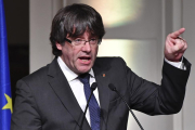 El expresident Puigdemont configura su lista electoral con personalidades del catalanismo político como Jordi Sánchez, Joan Rigol o Marina Geli. /-GEERT VANDEN WIJNGAERT (AP)