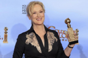 Meryl Streeo, en los Globos de Oro del 2012, cuando recibió el premio a mejor actriz por La dama de hierro, producida por Harvey Weinstein.-/ REUTERS / LUCY NICHOLSON