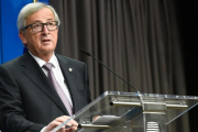 Juncker habla tras la firma del acuerdo comercial con Canadá, en Bruselas, el 30 de octubre.-AFP / JOHN THYS