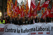 Marcha de protesta contra la reforma laboral del PP, en Barcelona.-ELISENDA PONS