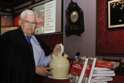 Ruiz Liso, durante el acto de presentación en el Casino. / VALENTÍN GUISANDE-