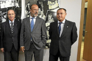 A la izquierda De laRiva y Blanco. A la derecha, Sánchez.-MONTSE ÁLVAREZ / ICAL