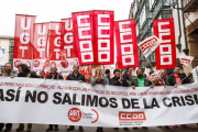 La manifestación del Primero de Mayo congregó en el centro de la ciudad a unas 350 personas.-CONCHA ORTEGA / ICAL
