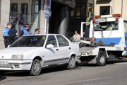 Grúa municipal en Soria. VALENTÍN GUISANDE-