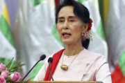 Aung San Suu Kyi, durante un discurso en Naypyitaw (Birmania), el 11 de agosto.-AP / AUNG SHINE OO