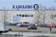 Fachada exterior del hipermercado E.Leclerc en el polígono industrial de la capital.-ÁLVARO MARTÍNEZ