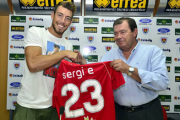 Sergi Enrich durante su presentación como jugador numantino. / ÁLVARO MARTÍNEZ-