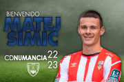 Matej Simic llega para potenciar el centro de la defensa del Numancia.