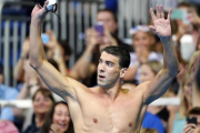 Michael Phelps saluda tras ganar los 200 mariposa.-USA TODAY SPORTS / ROB SCHUMACHER