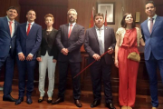 Jesús Cedazo, alcalde de Almazán, junto a su equipo-HDS