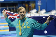 Kyle Chalmers, con la medalla de oro de los 100 metros.-EFE / ESTEBAN BIBA