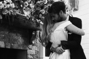 Miley Cyrus y Liam Hemsworth, en una de las fotos de su boda.-INSTAGRAM