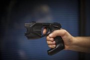 Una pistola eléctrica Taser.-ARCHIVO