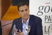 El secretario general del PSOE, Pedro Sánchez, durante un acto este martes en Santa Cruz de Tenerife.-Foto:   EFE / RAMÓN DE LA ROCHA