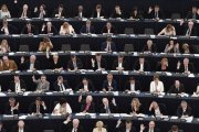 El pleno del Parlamento Europeo vota en la sesión de hoy miércoles.-AFP / FREDERICK FLORIN