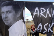 Concentración para reclamar la libertad de Otegi frente a la cárcel de Logroño, en enero del 2012.-EFE / ABEL ALONSO