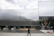 Aspecto experior del centro contemporáneo Garage promovido por Roman Abramóvich en Moscú.-Foto: AP / PAVEL GOLOVKIN