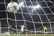 Cristiano Ronaldo, tras lograr el gol de penalti que le dio al Real Madrid la Champions en Milán.-STEFAN WERMUTH