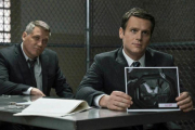 Holt McCallany y Jonathan Groff, en el papel de agentes del FBI.-EL PERIÓDICO