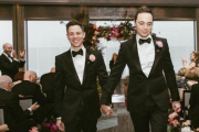 Tod Spiewak y Jim Parsons en la ceremonia.-INSTAGRAM