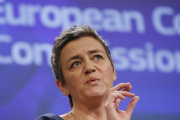 La comisaria europea de Competencia Margrethe Vestager en una rueda de prensa este martes en Bruselas, Bélgica.-Foto: EFE / OLIVIER HOSLET