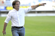 Anquela y el Numancia dieron una lección de fútbol en Zaragoza. / Diego Mayor-