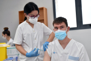 Inicio de la vacunación de personal sanitario. HDS