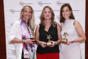 Maria Helena Antolin, Montse Marti y Rocio Hervella, tras recibir sus premios IWEC en Shanghai.-EL PERIÓDICO