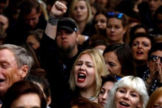 Protesta de mujeres polacas contra el proyecto de ley para prohibir el aborto.-REUTERS / KACPER PEMPEL