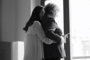http://www.elperiodico.com/es/noticias/gente-y-tv/una-revista-usa-imagen-una-merkel-lesbiana-para-promocionarse-4374904-