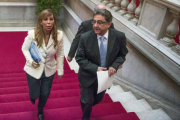 Alicia Sánchez-Camacho, junto a Enric Millo, el miércoles en el Parlament.-Foto: FERRAN SENDRA