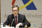 El director general de la Agencia Tributaria, Santiago Menéndez, ha presentado hoy el Plan de Control Tributario 2017 de la AEAT.-ZIPI/EFE / EFE