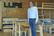 Enrique Arrillaga, este miércoles, en la sede de Muebles LUFE en Azpeitia.-