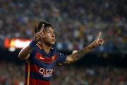 Neymar celebra el gol que marcó ante la Roma en el trofeo Gamper celebrado el 5 de agosto.-Foto: REUTERS / ALBERT GEA