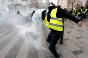 Disturbios en París durante la protesta de los chalecos amarillos-EFE / IAN LANGSDON