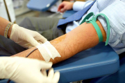 Donante de sangre en el Centro de Hemoterapia y Hemodonación de Valladolid.-ICAL