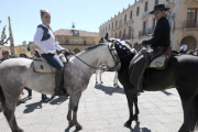 Concentración de caballos ayer en la plaza Mayor. / ÚRSULA SIERRA-