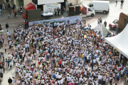 Acto de la semana de la Dieta Mediterránea celebrado ayer en Mariano Granados con la participación de 2.500 niños.-ÁLVARO MARTÍNEZ