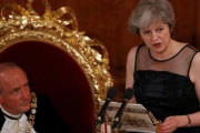 May (derecha) pronuncia un discurso en el Banquete del Lord Mayor, Charles Bownan, en Londres, el 13 de noviembre.-/ REUTERS / PETER NICHOLLS