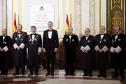 El rey Felipe VI y el presidente del Tribunal Supremo y del Consejo General del Poder Judicial, Carlos Lesmes, antes de comenzar el acto de apertura del año judicial.-EFE