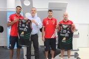 Guillem Boscana (de azul), en una presentación de su equipo.-