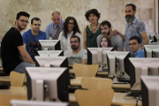 Investigadores de la Universidad Pontificia de Salamanca con el decano de la Facultad de Informática, Alfonso José López.-ENRIQUE CARRASCAL