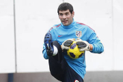 Iago Herrerín en un entrenamiento con el Atlético de Madrid. / Marca-