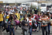 Unos 150 centroamericanos  integrantes de la primera caravana migrante que entro a Mexico el 19 de octubre  llegaron  al central estado mexicano de Puebla donde manana domingo esperaran a unas 4 500 personas que se quedaron en distintos municipios del est-HILDA RÍOS (EFE)
