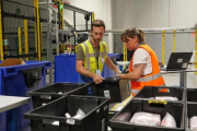 Gestión de paquetes en las instalaciones de Amazon en Castellbisbal.-RICARD FADRIQUE