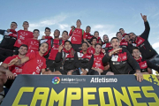 Los deportistas del Atletismo Numantino, ayer, en la final de la Liga de Atletismo.-MARIO TEJEDOR