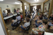 El salón del albergue municipal se llenó para recibir a Barcones, Rey y Latorre.-L.A.T.