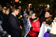 Miembros de Antígona, el viernes, junto al ministro de Justicia, Rafael Catalá.-VALENTÍN GUISANDE