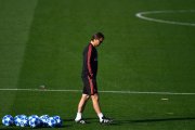Julen Lopetegui, entrenador del Real Madrid, durante el entrenamiento de este lunes.-AFP